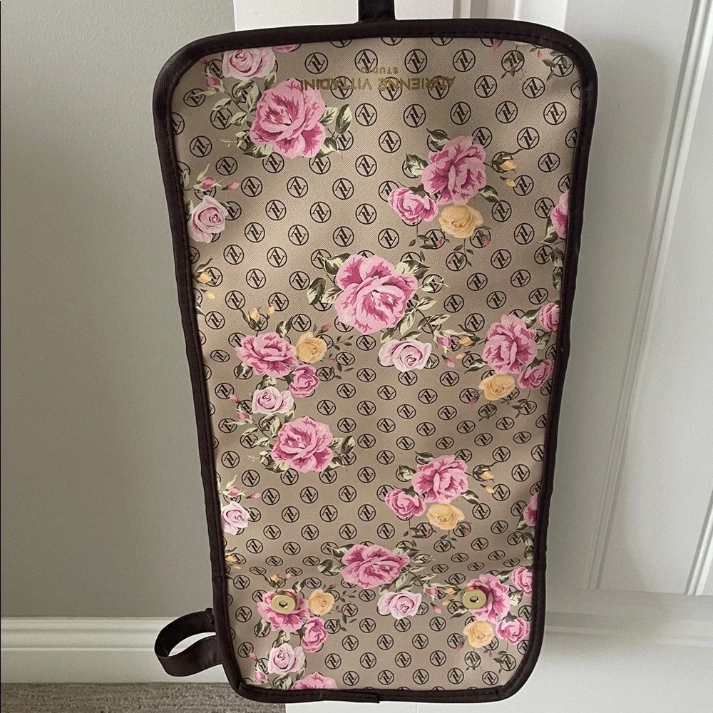 Adrienne Vittadini Studio Floral Logo Hanging Travel Case‎ Cosmetic Bag